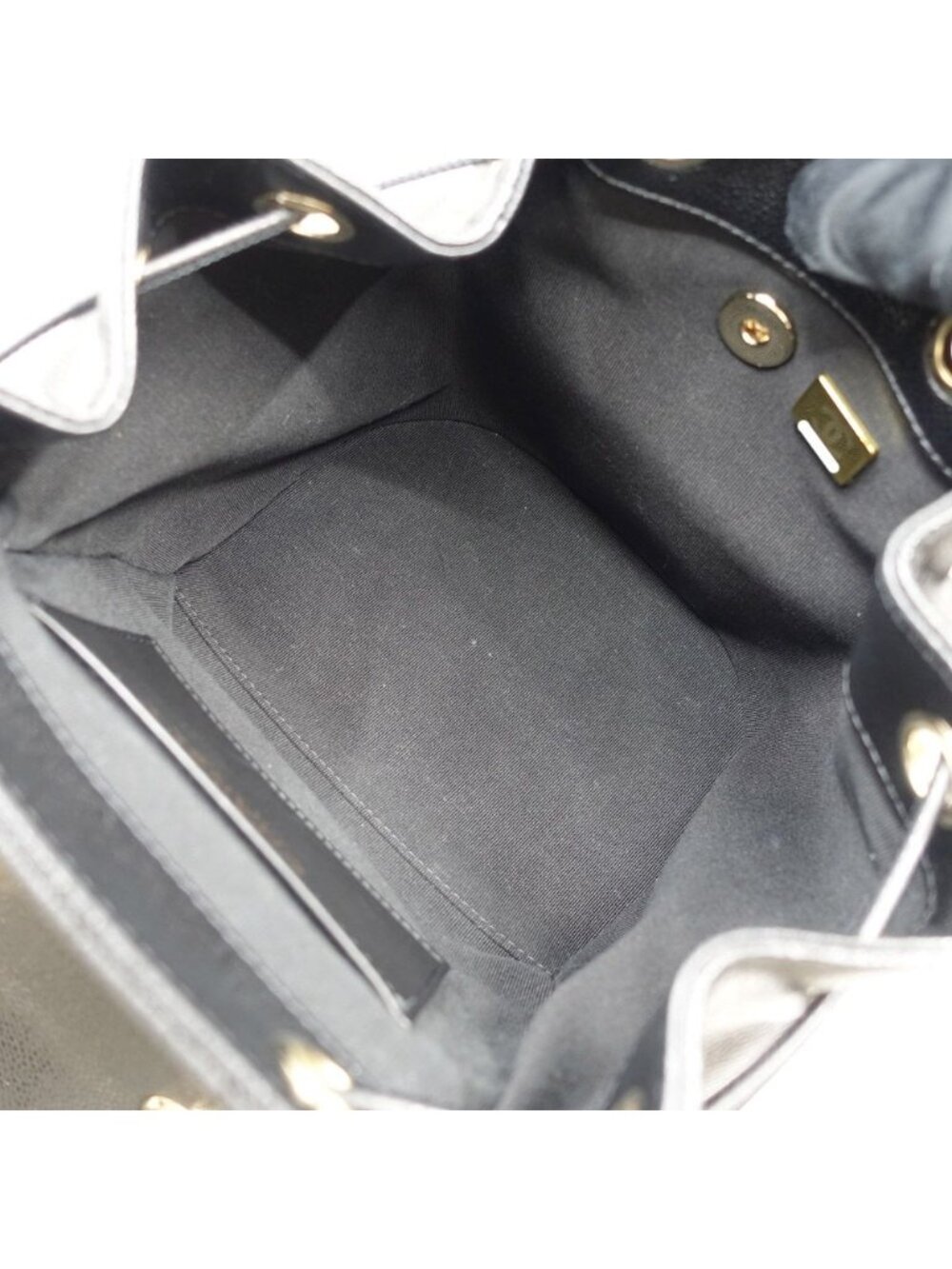 Chanel CC Logo Backpack Grained Calfskin BK - Picture 7 of 10